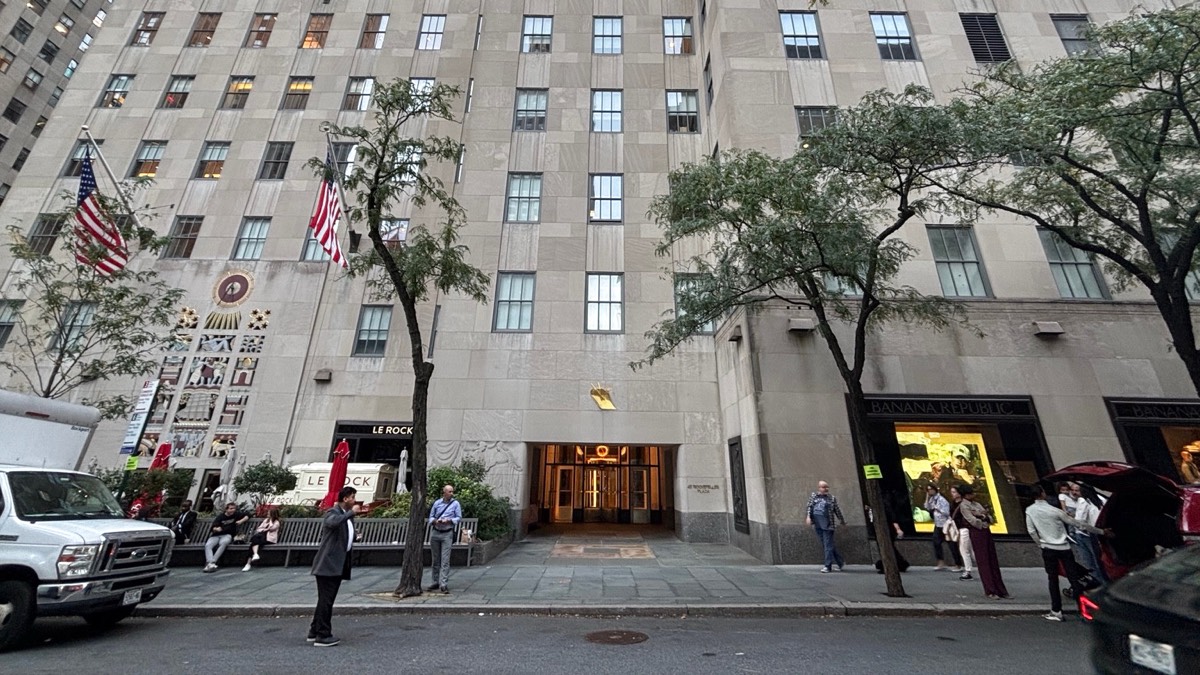 Entrance between Le Rock restaurant and Banana Republic on West 50th Street